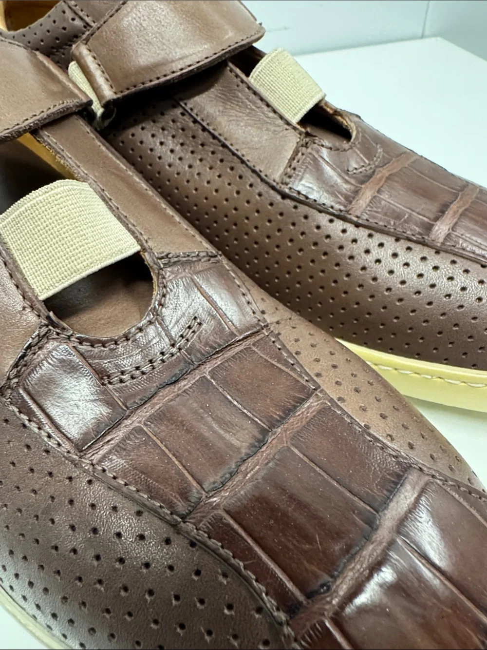 Caporicci genuine real 🐊 Leather Casual Velcro Sneakers size 42